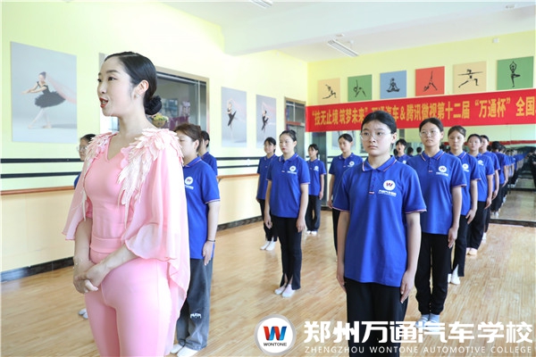 【企業導師面對面】國際行為儀態高級教練翁琴進校指導！