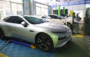 萬(wàn)通汽車學(xué)校_小鵬汽車實(shí)訓(xùn)室