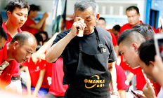 香港歐曼卡技術總監來校授課